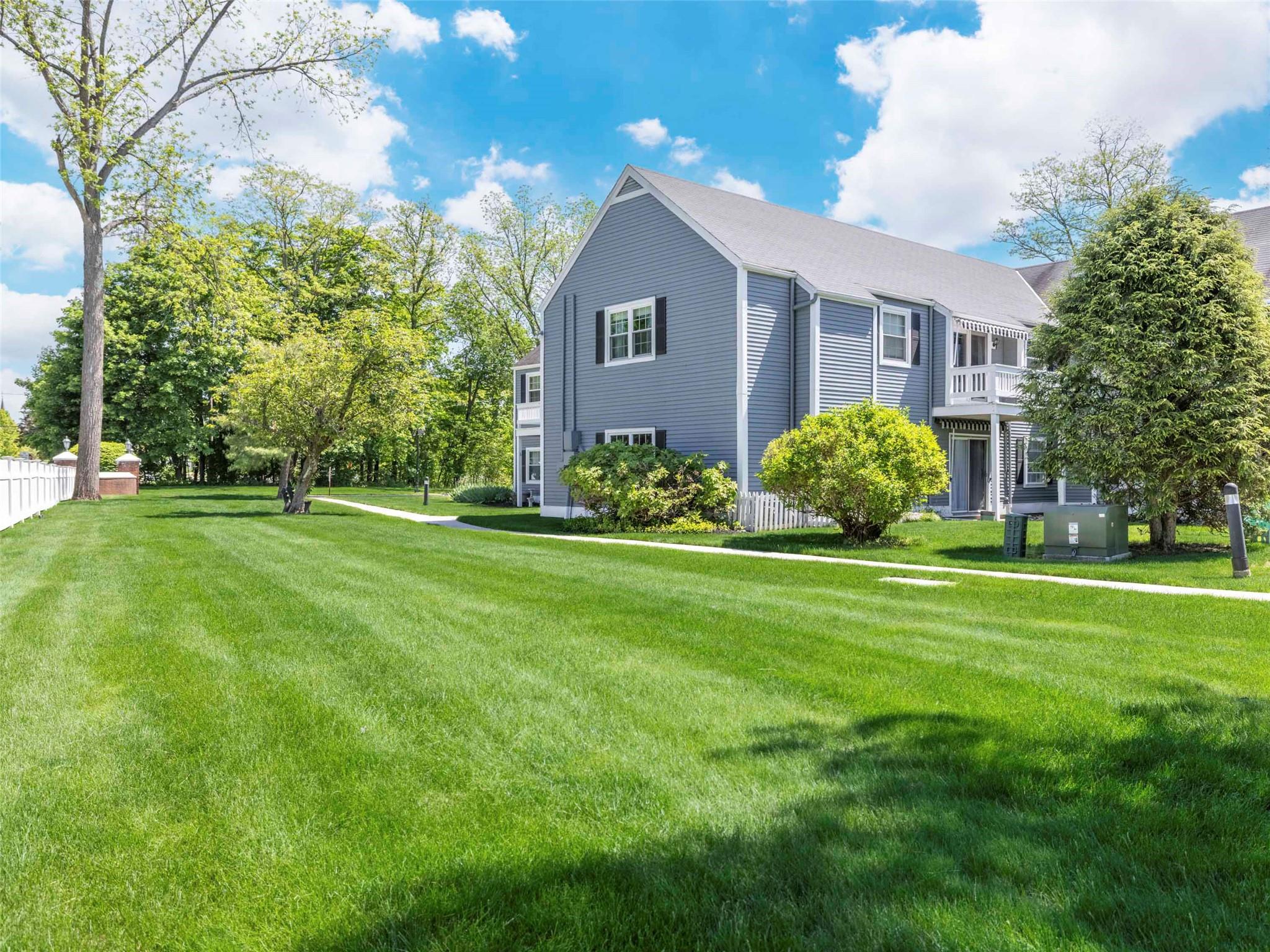 Commons Way B, Fishkill, New York - 2 Bedrooms  
2 Bathrooms  
5 Rooms - 