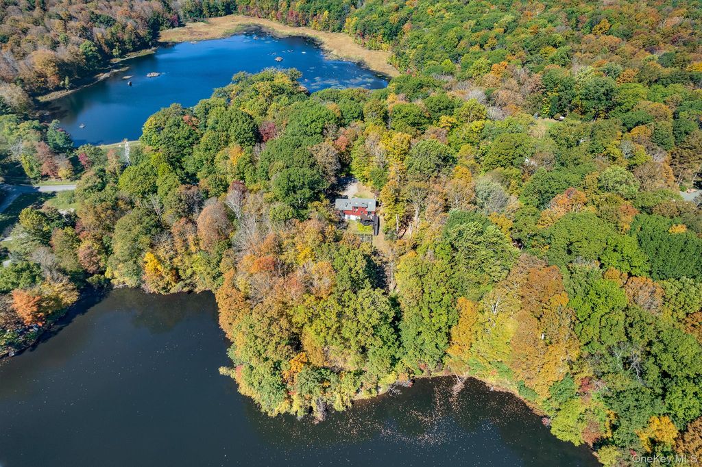 Photo of 48 David Lane, Pawling, NY 12564 (MLS # 920517)