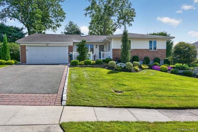 Photo of 24 Peerless Drive, Oyster Bay, NY 11771 (MLS # 1050245)