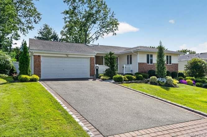 Photo of 24 Peerless Drive, Oyster Bay, NY 11771 (MLS # 1050245)