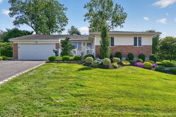 Photo of 24 Peerless Drive, Oyster Bay, NY 11771 (MLS # 1050245)