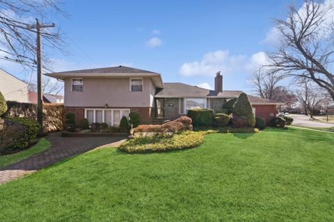 105 Kate Drive New Hyde Park NY 11040
