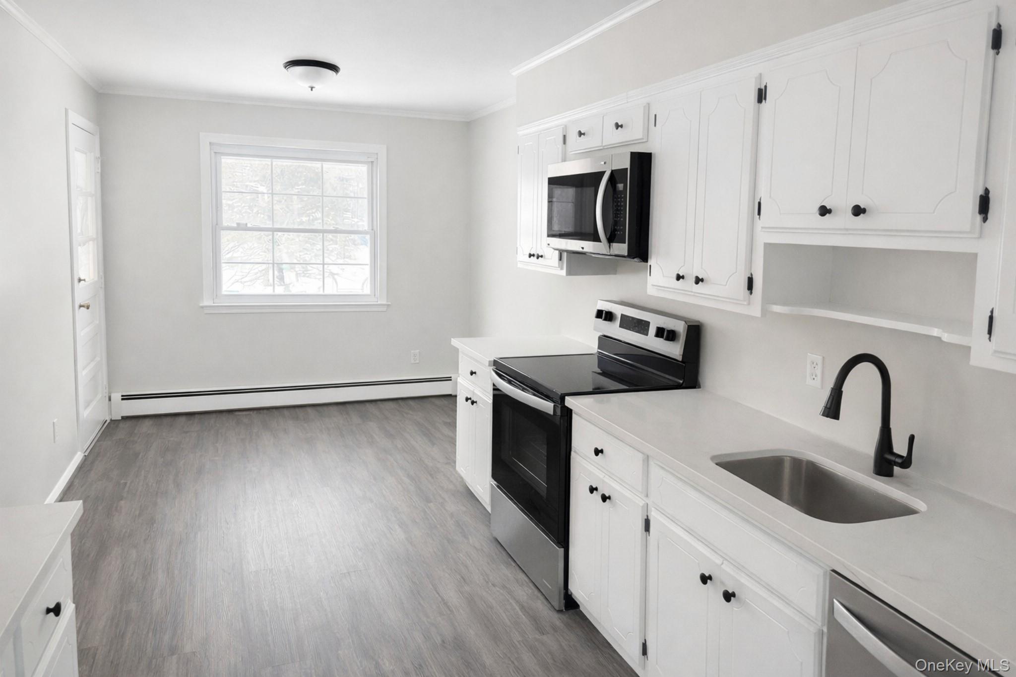 107 E Woodside Avenue