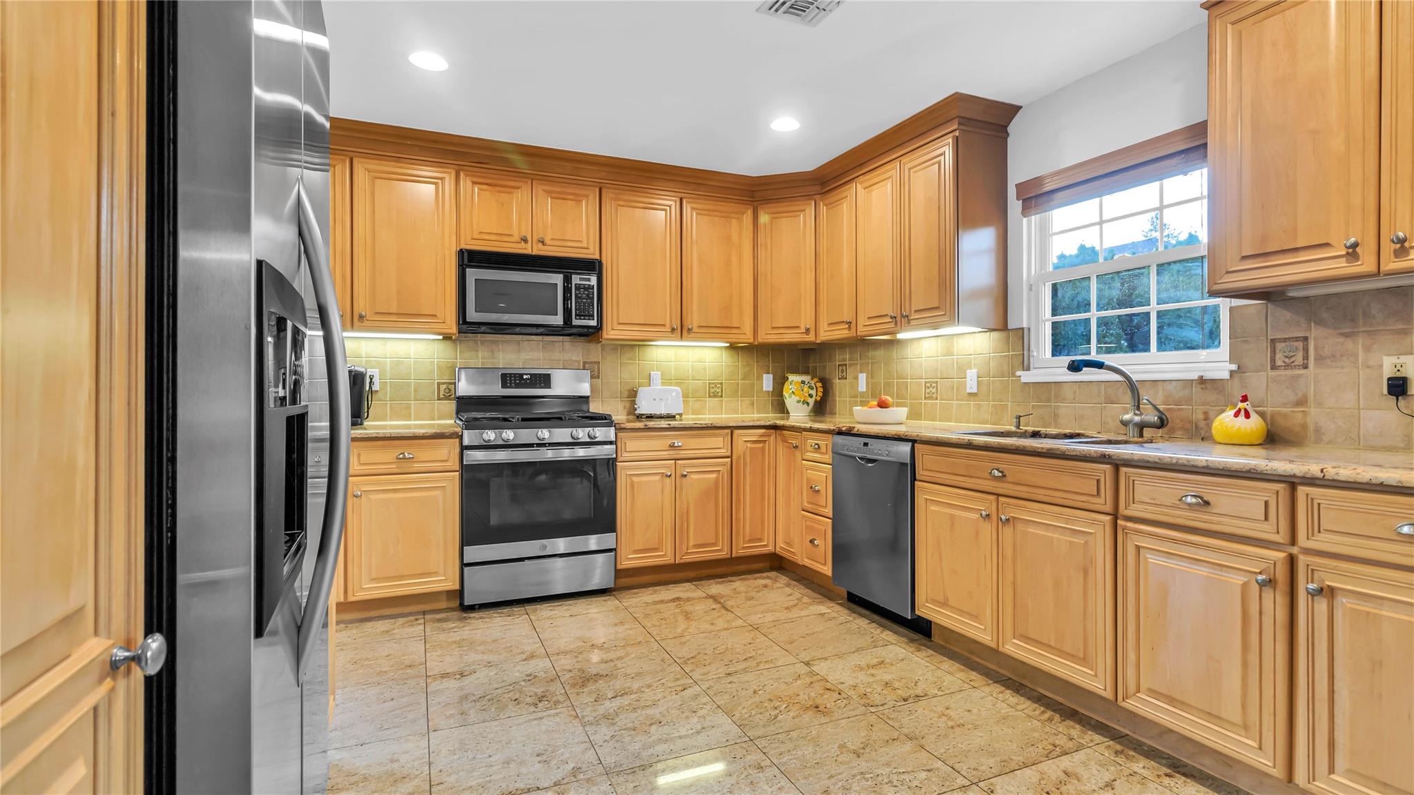 91 Chicago Avenue, Massapequa, New York image 13