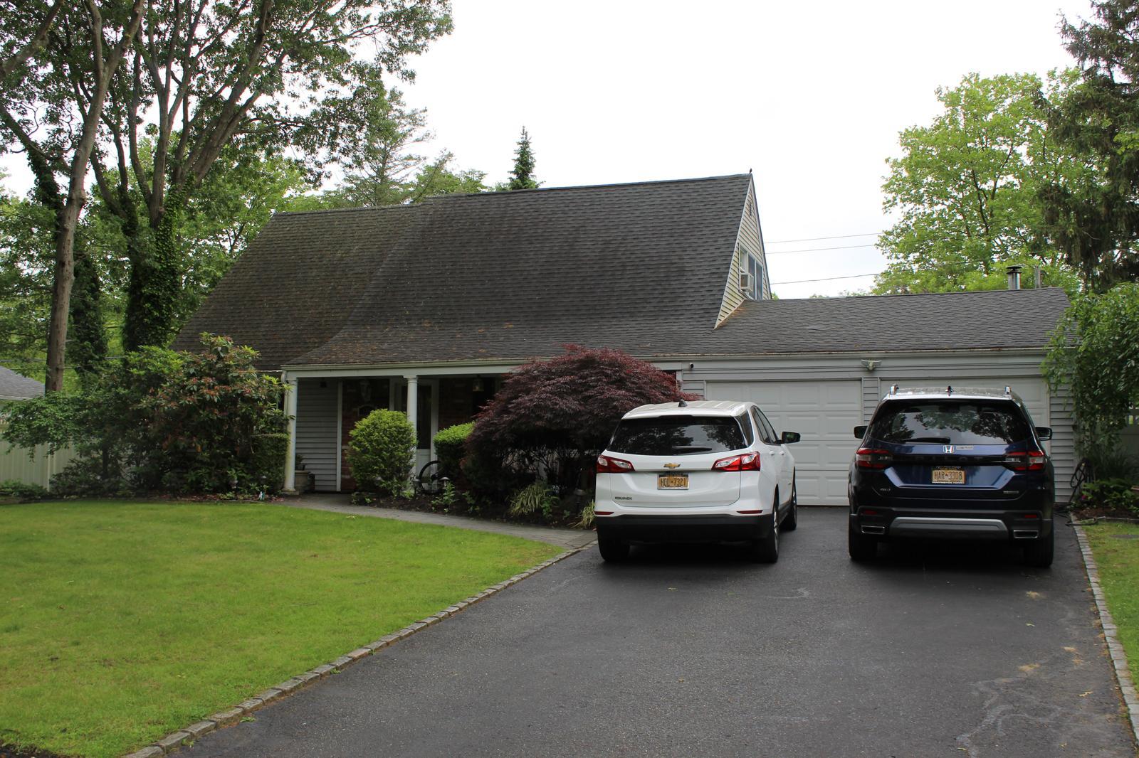 Barnwell Lane, Stony Brook, Hamptons, NY - 4 Bedrooms  
2 Bathrooms - 
