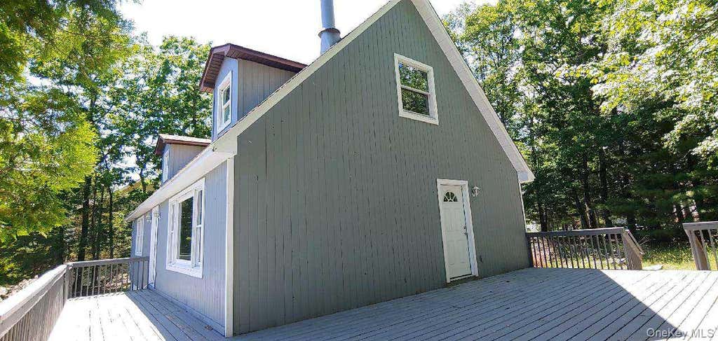 Photo of 19 Manchester Road, Rock Hill, NY 12775 (MLS # 1018726)