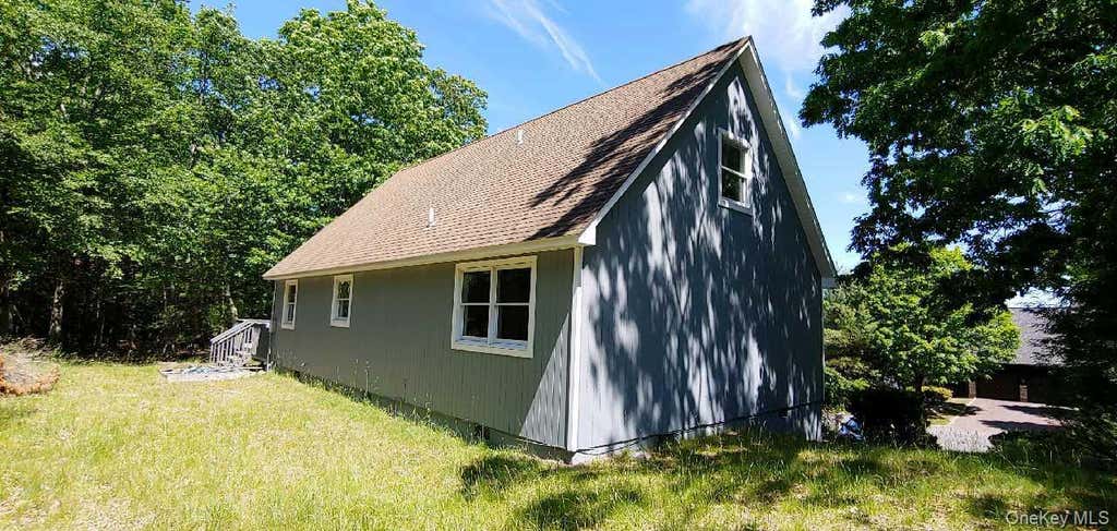 Photo of 19 Manchester Road, Rock Hill, NY 12775 (MLS # 1018726)