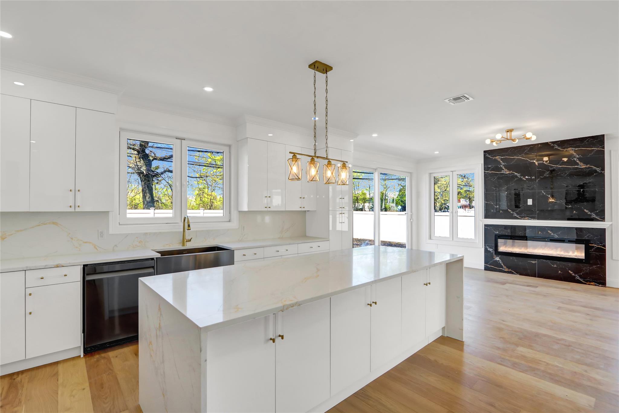 2 Hardy Lane, Westbury, New York image 14