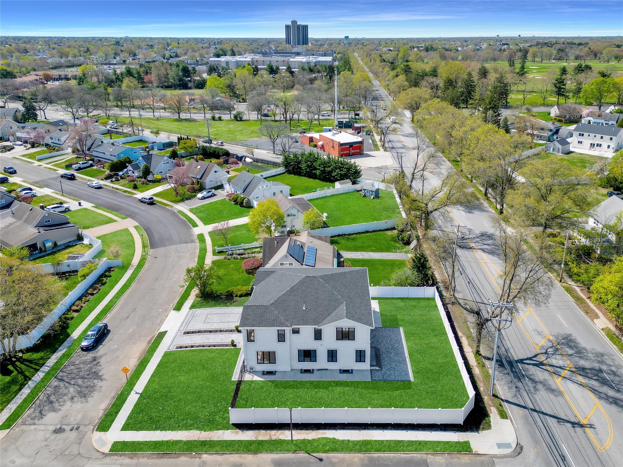 2 Hardy Lane, Westbury, New York image 45