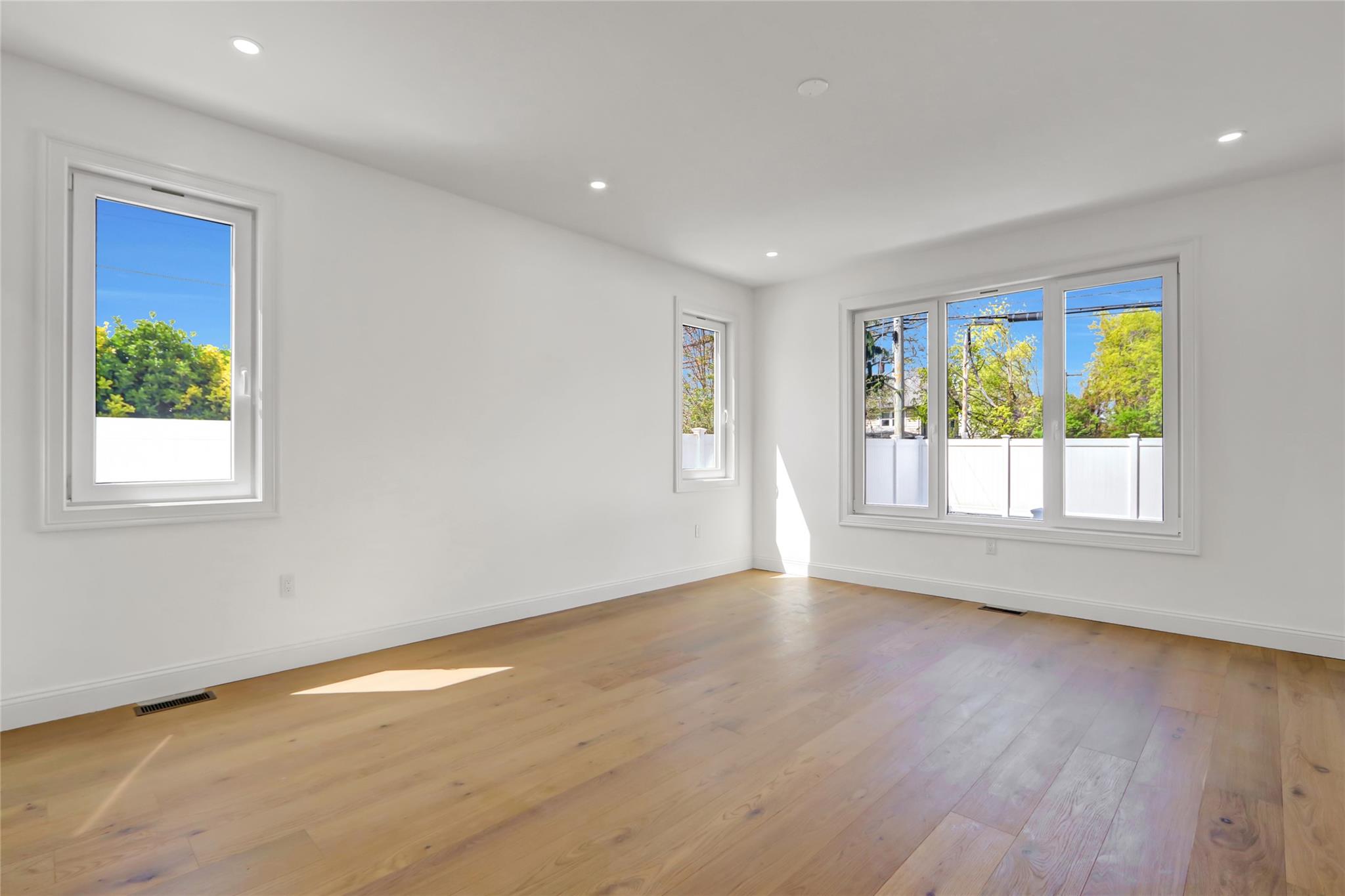 2 Hardy Lane, Westbury, New York image 17