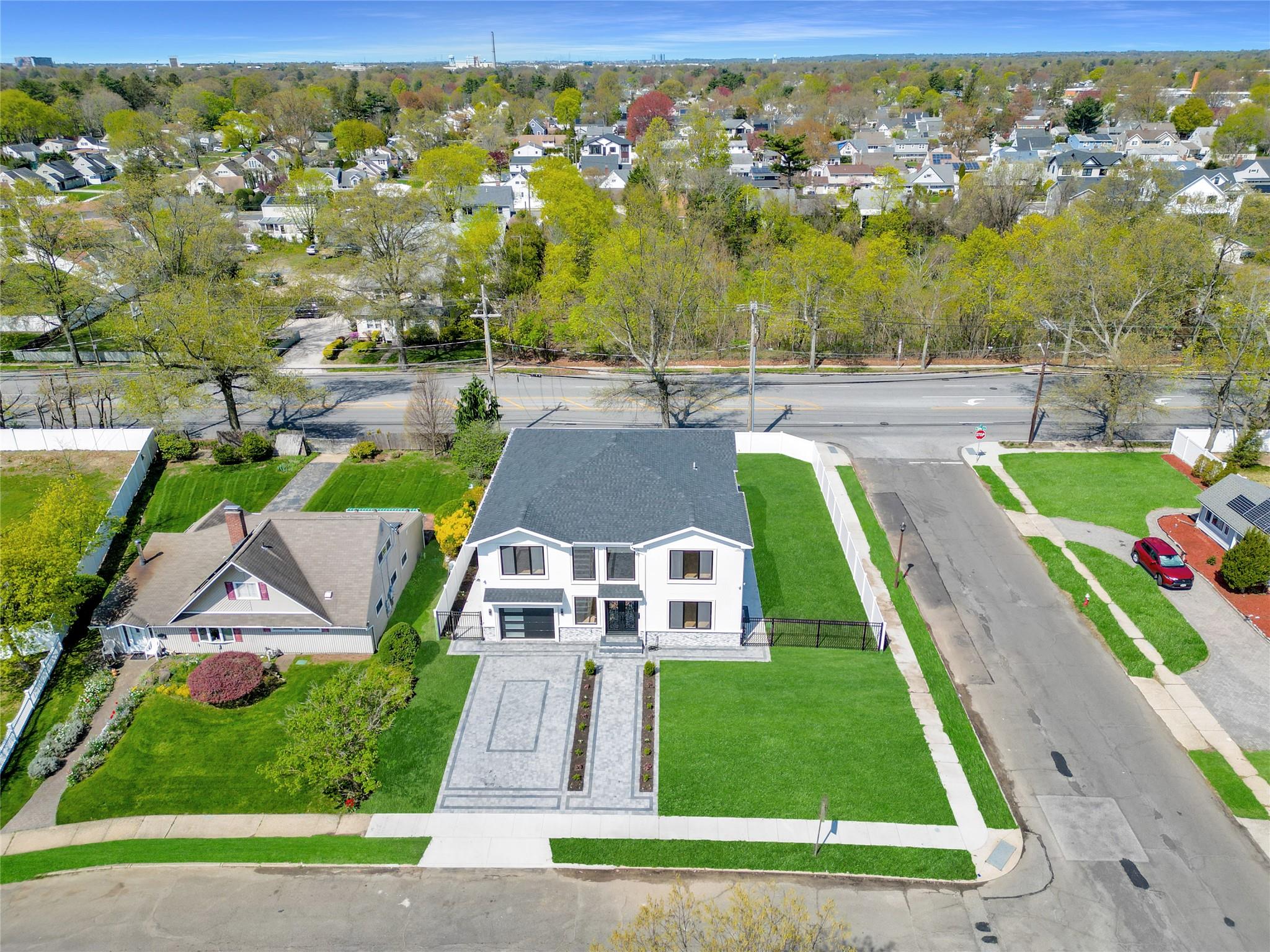 2 Hardy Lane, Westbury, New York image 43