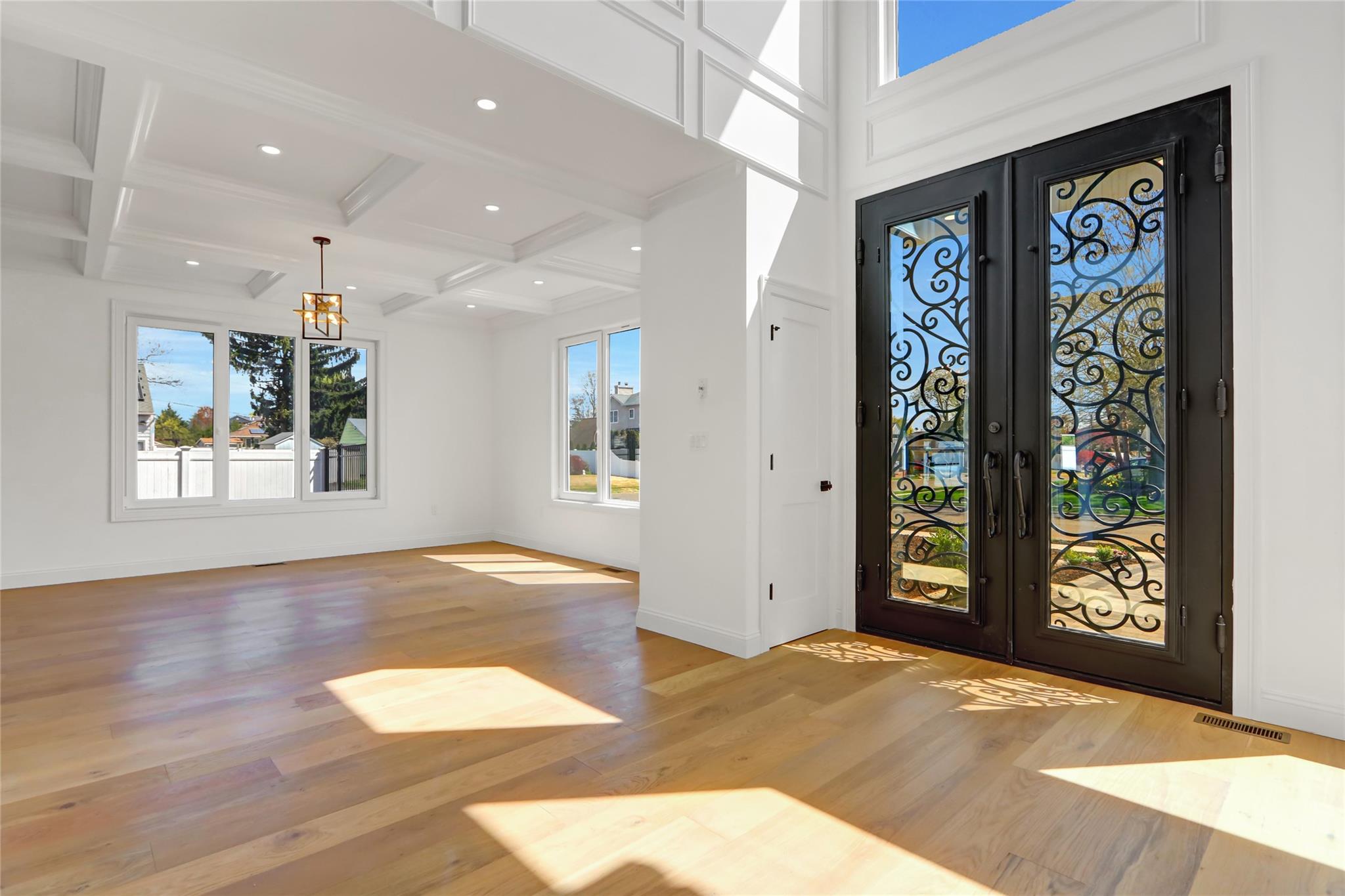 2 Hardy Lane, Westbury, New York image 3