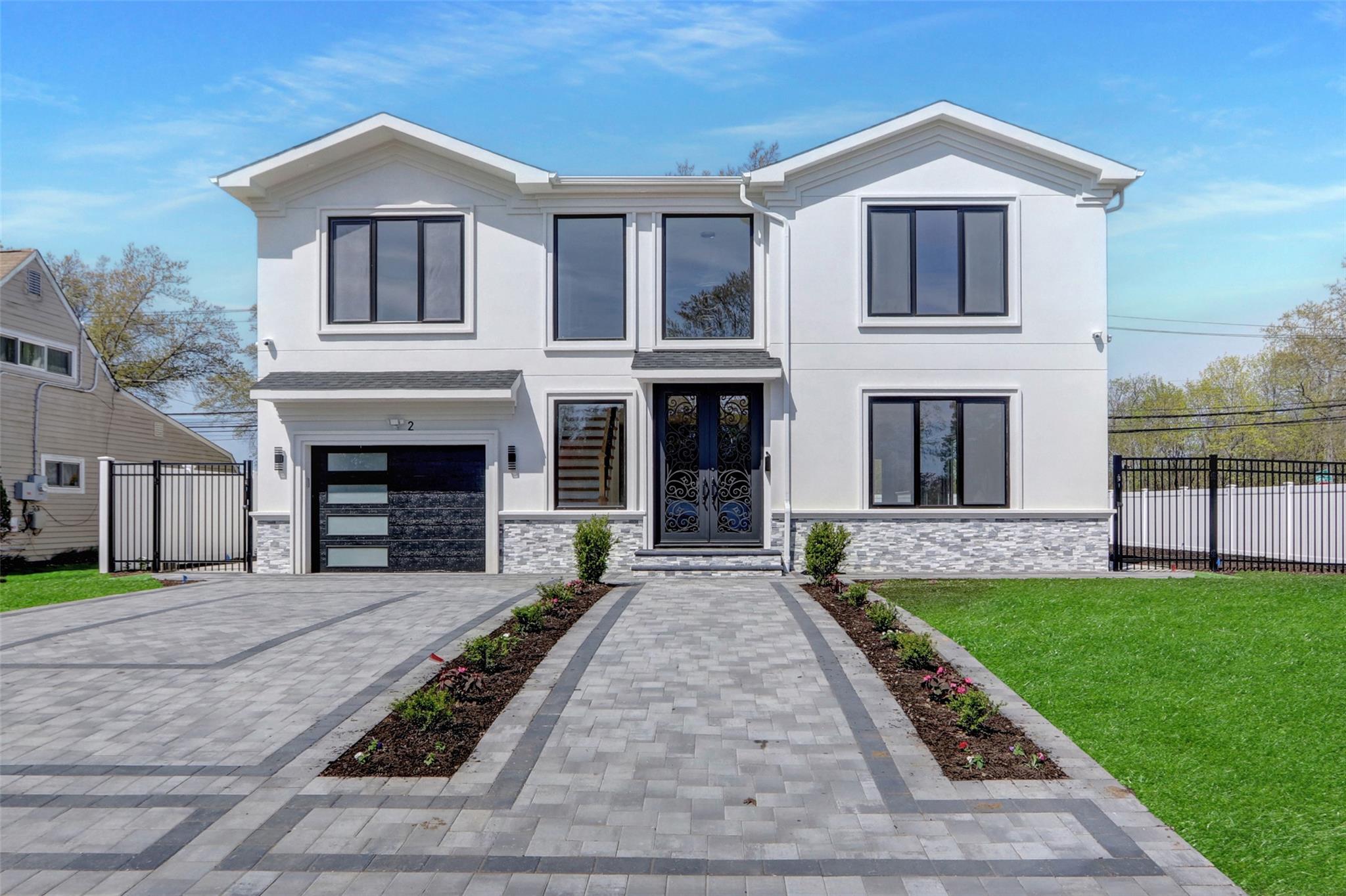 2 Hardy Lane, Westbury, New York image 1