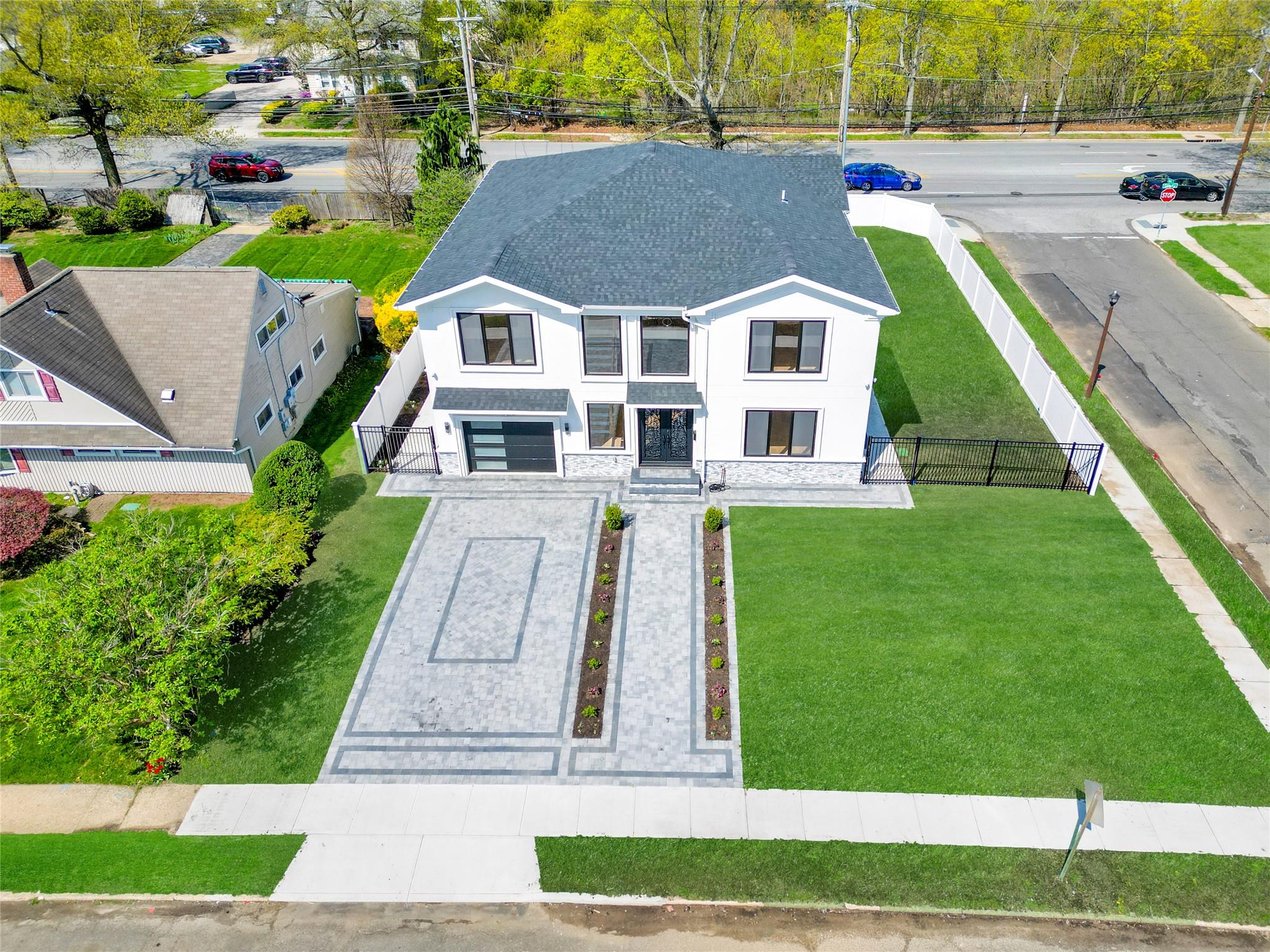 2 Hardy Lane, Westbury, New York image 42