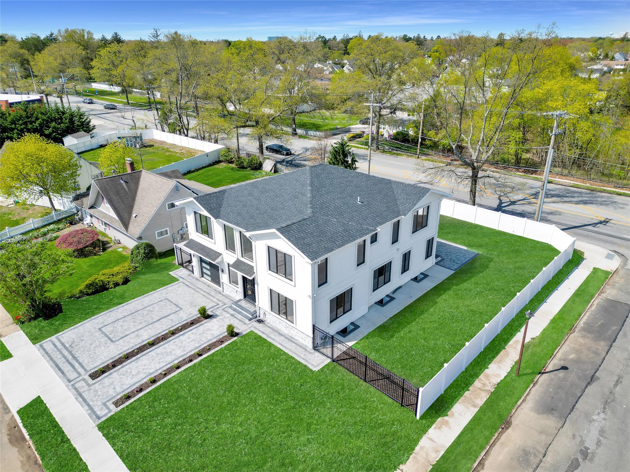 2 Hardy Lane, Westbury, New York image 49