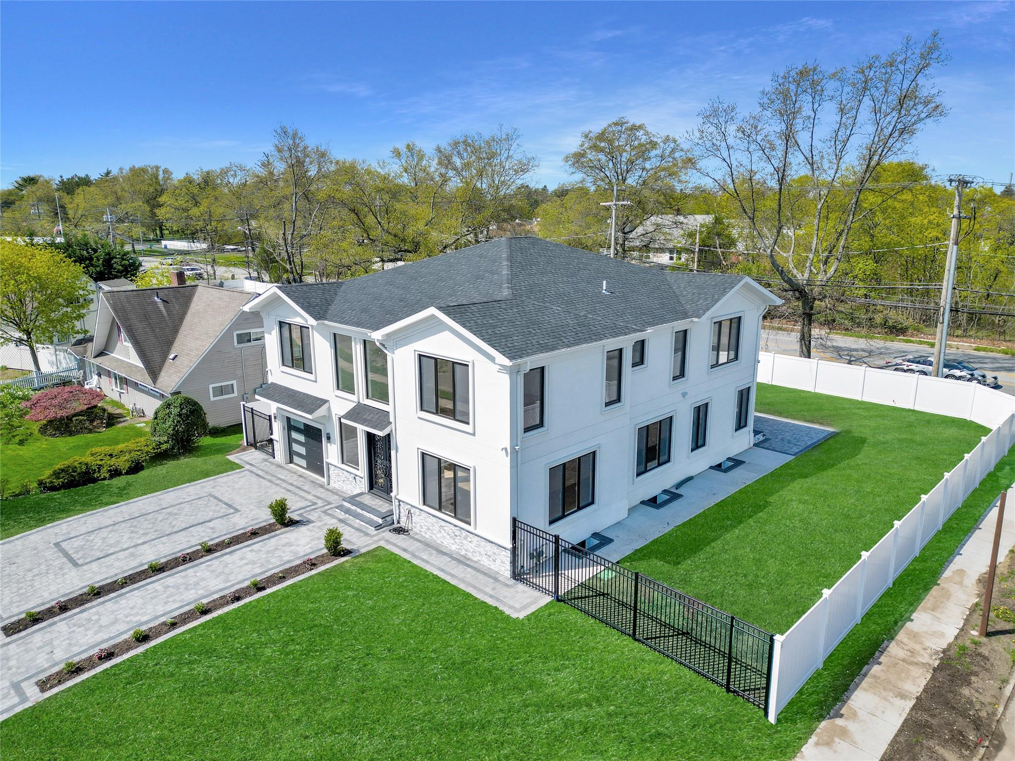 2 Hardy Lane, Westbury, New York image 50