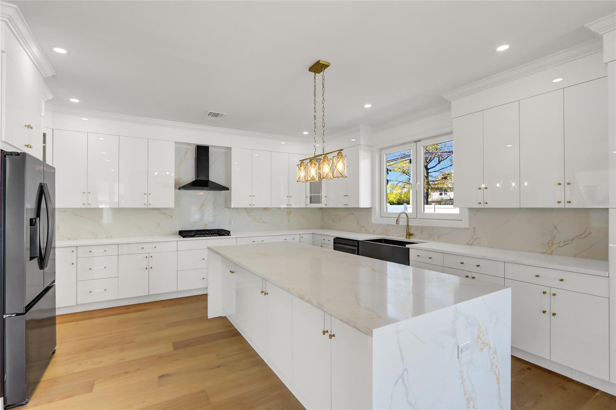 2 Hardy Lane, Westbury, New York image 13