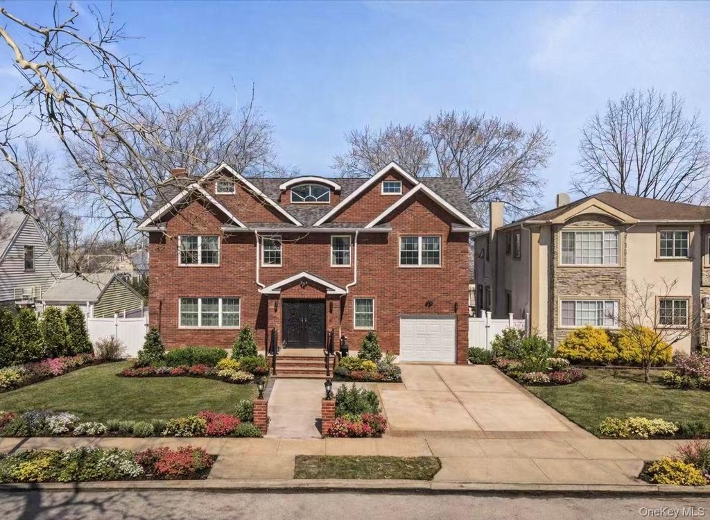 Photo of 642 Lenore Lane, Elmont, NY 11003 (MLS # 969149)