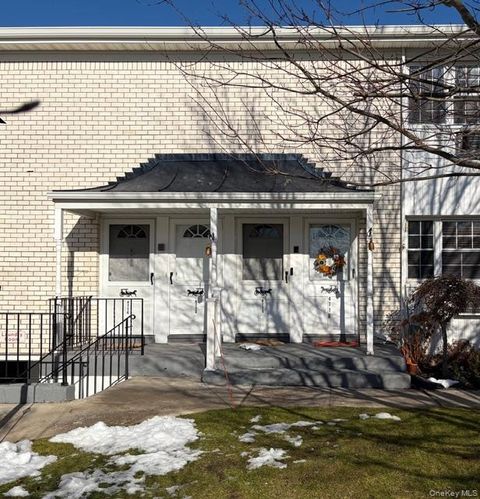 Homes For Sale - 4716 Wilshire Ln #K-16<br/> Oakdale, NY 11769