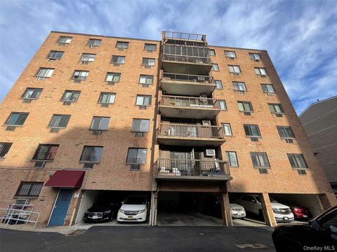 Photo of 38-08 147 Street #C2, Flushing, NY 11357 (MLS # 931687)