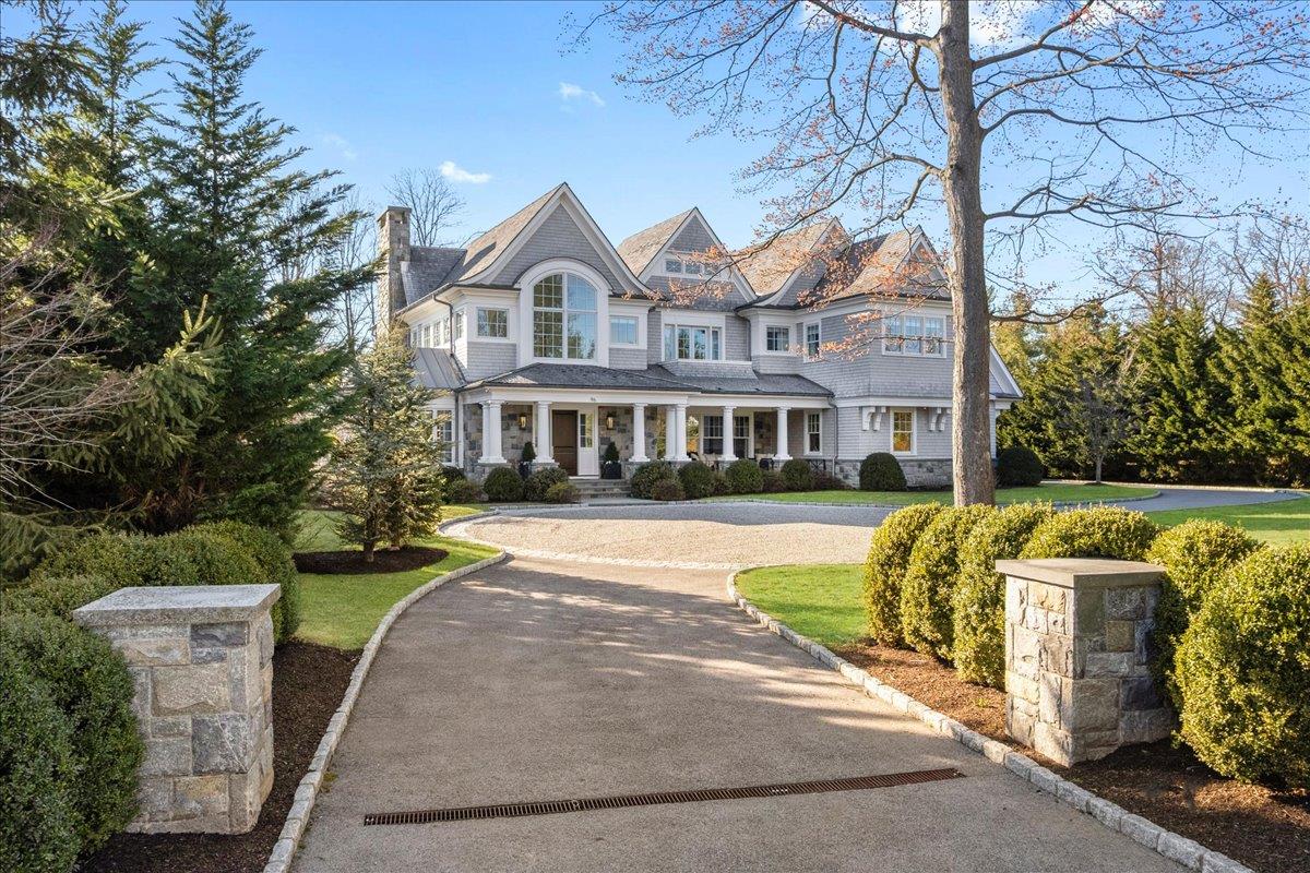 Forest Avenue, Rye, New York - 6 Bedrooms  
8.5 Bathrooms  
15 Rooms - 