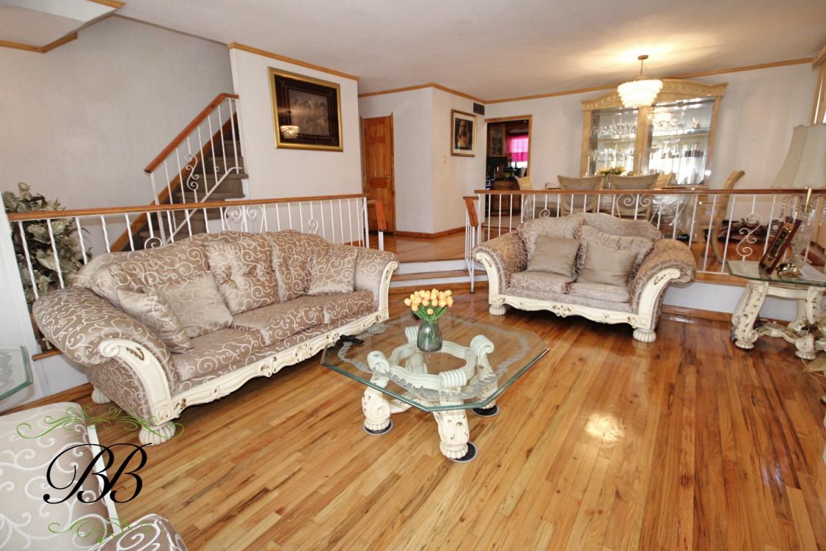 10811 Flatlands 7 Street, Brooklyn, Florida image 4