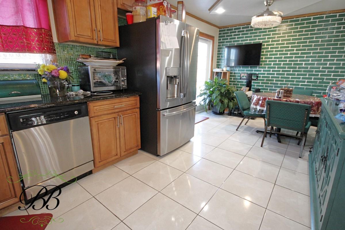 10811 Flatlands 7 Street, Brooklyn, Florida image 11