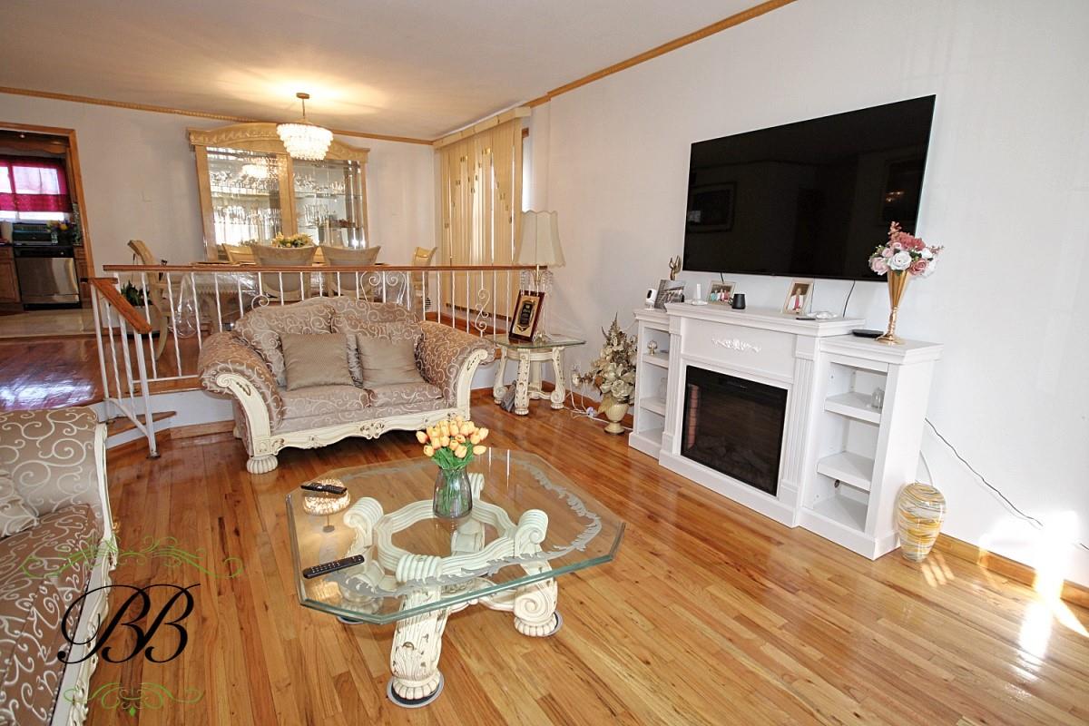 10811 Flatlands 7 Street, Brooklyn, Florida image 5