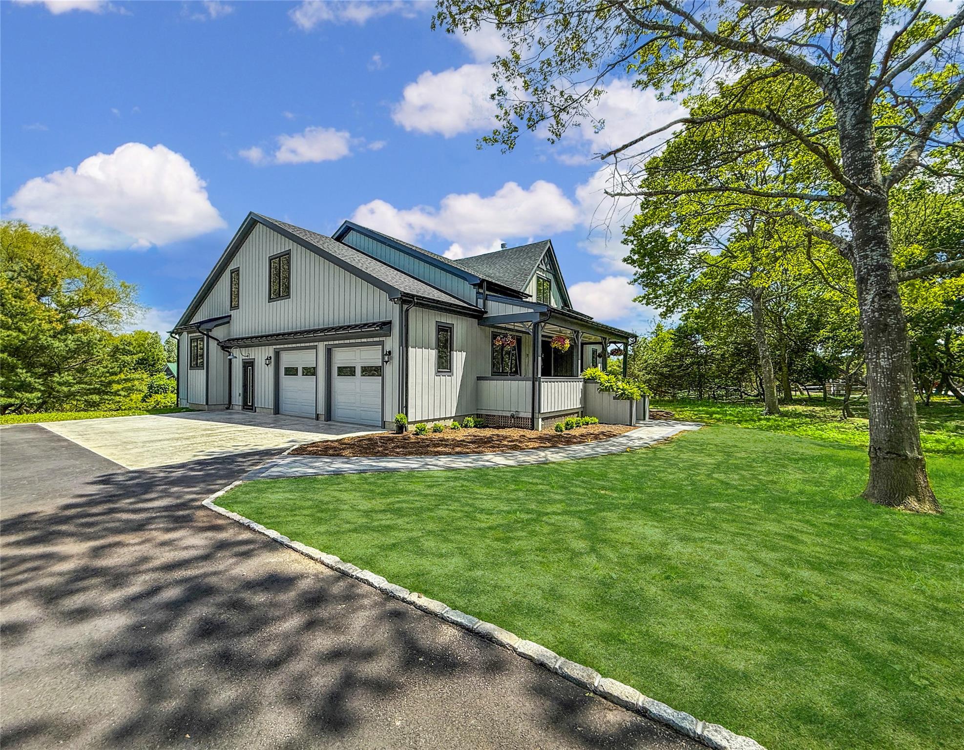 17 Moriches Avenue