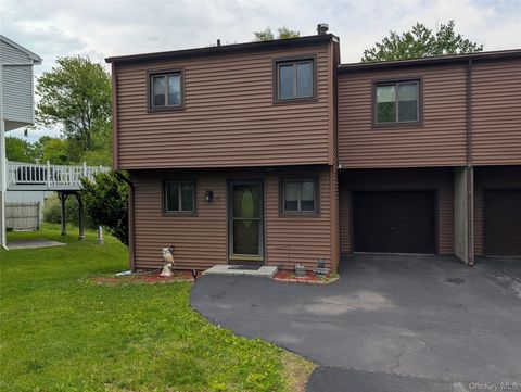 Homes For Sale - 45 Hilltop Circle<br/> Fishkill, NY 12524