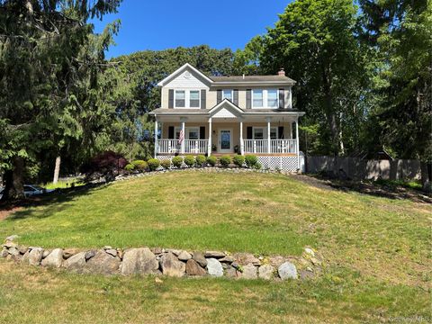Homes For Sale - 130 Hallock Landing Road<br/> Rocky Point, NY 11778