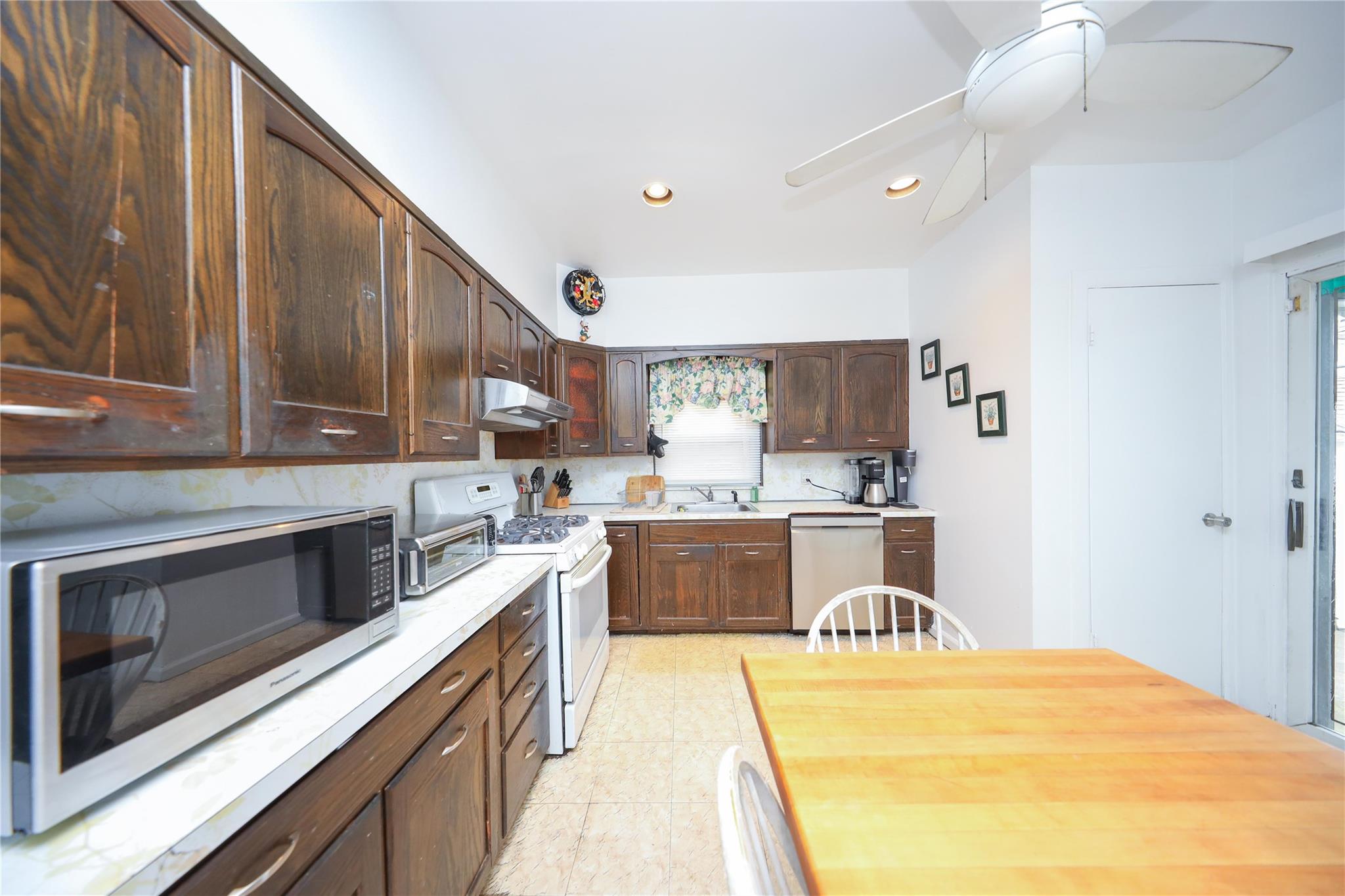 1585 W 9th Street, Brooklyn, New York image 9