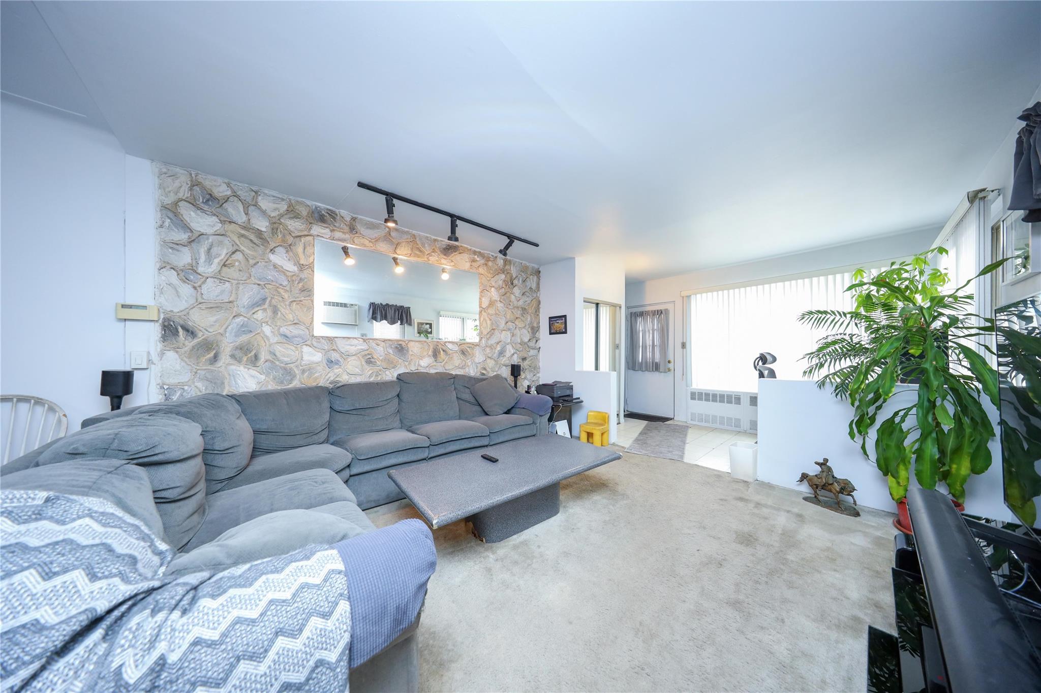 1585 W 9th Street, Brooklyn, New York image 4