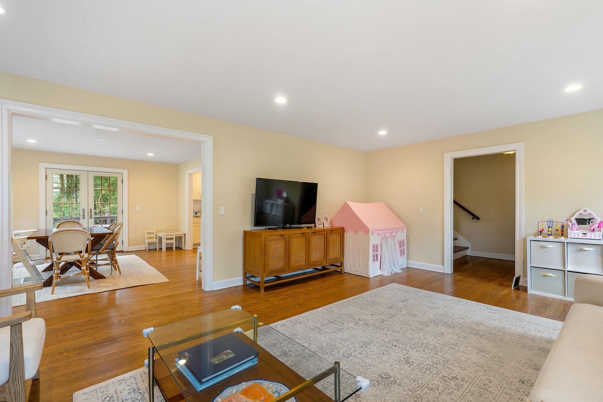 15 Cushman Road, White Plains, New York image 3