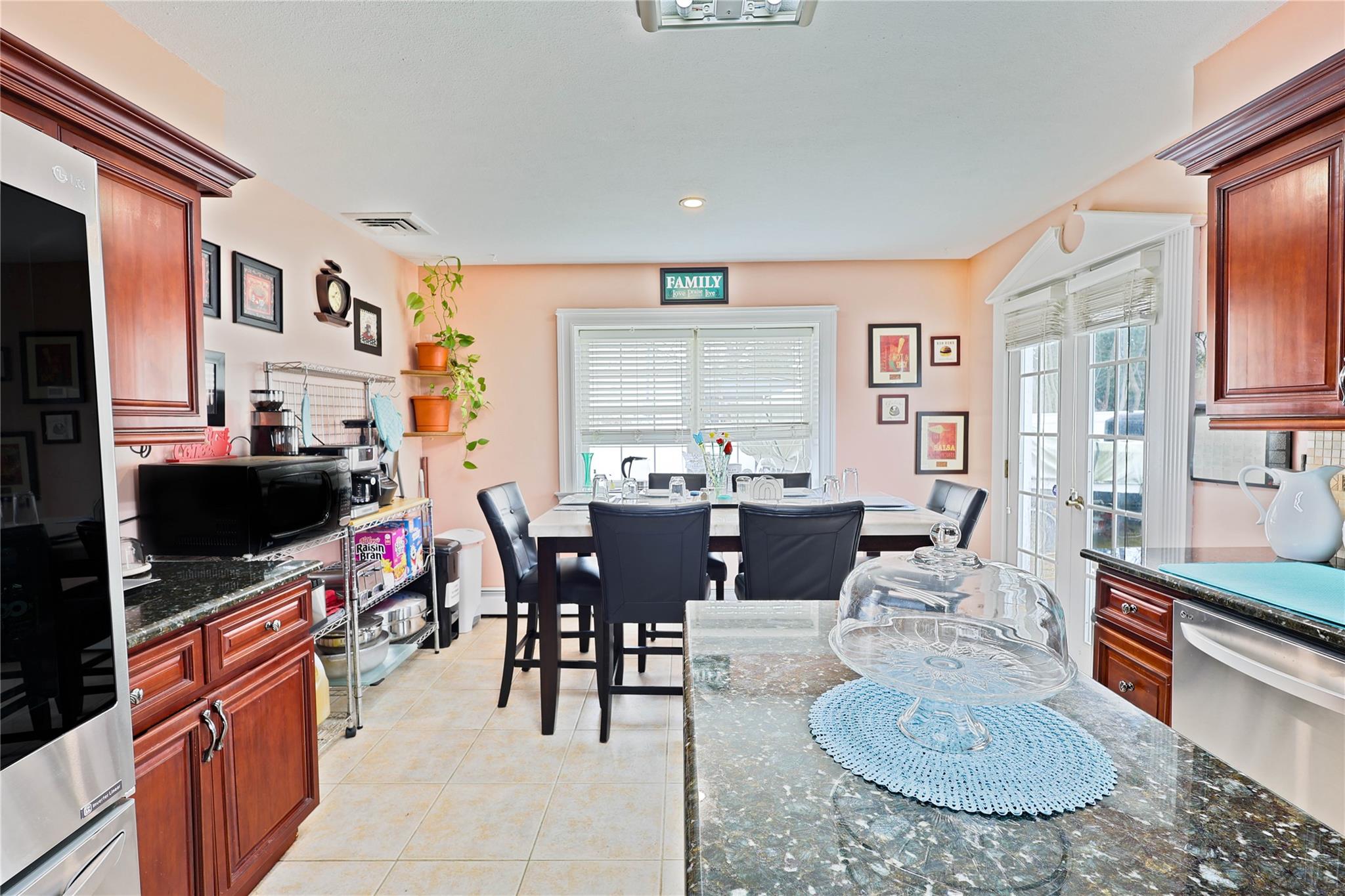 28 Winfield Davis Drive, Coram, New York image 9