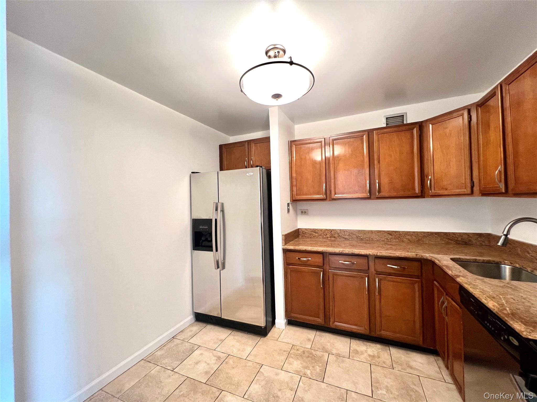 1 BAY CLUB Drive 12B