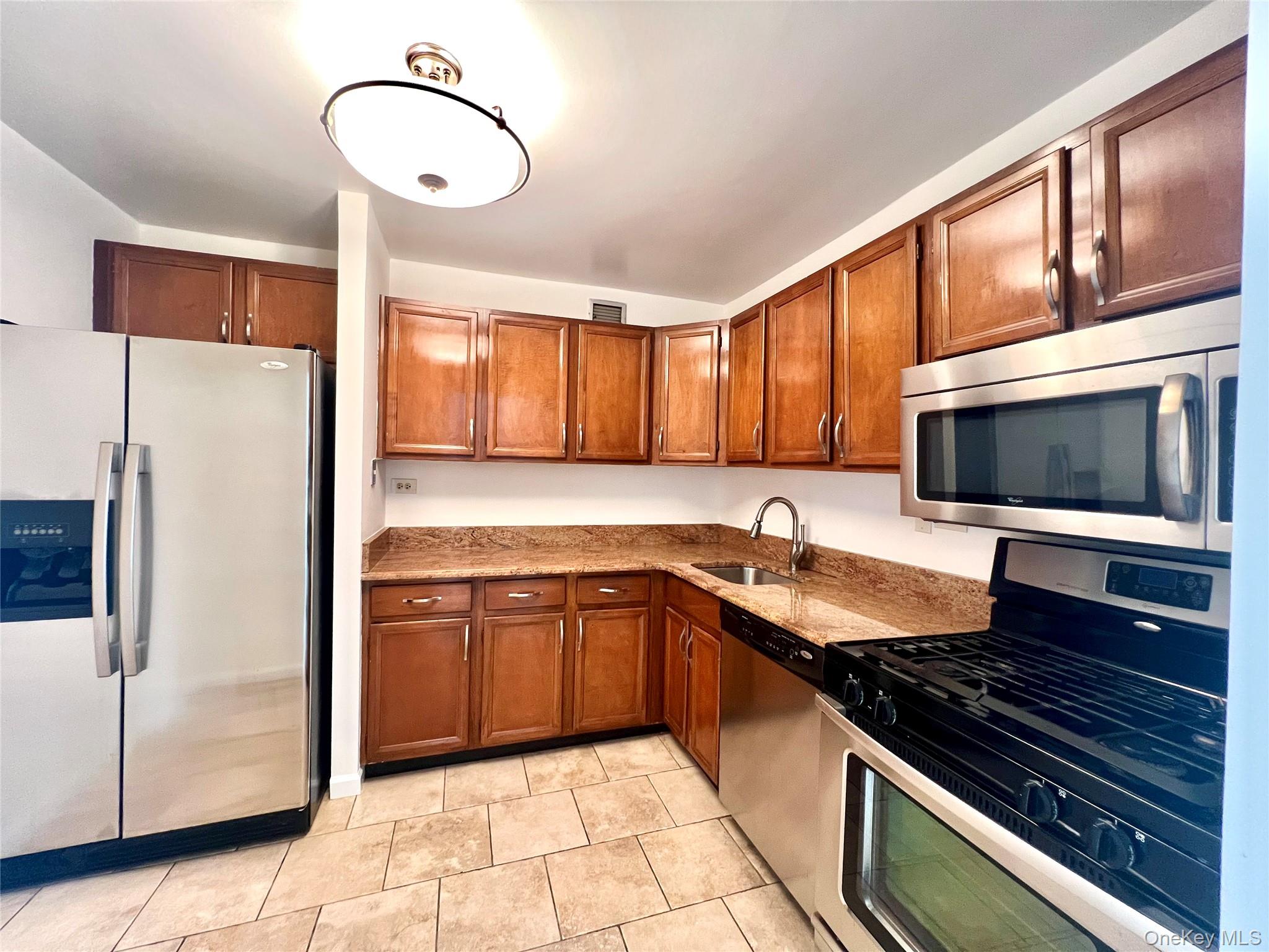 1 BAY CLUB Drive 12B