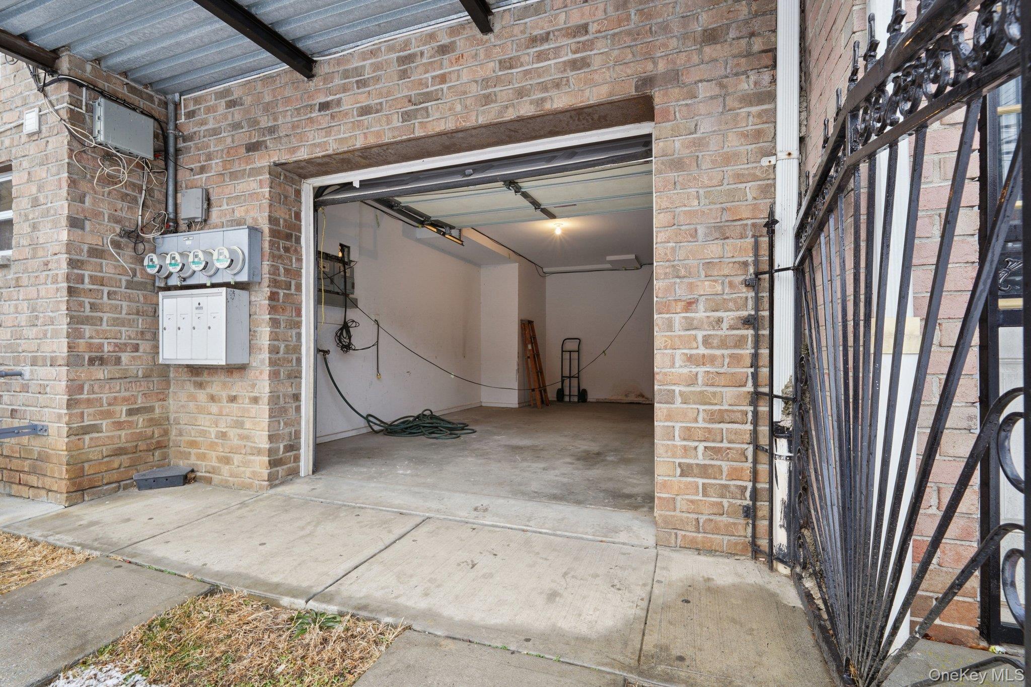831 E 221st Street - Photo 4
