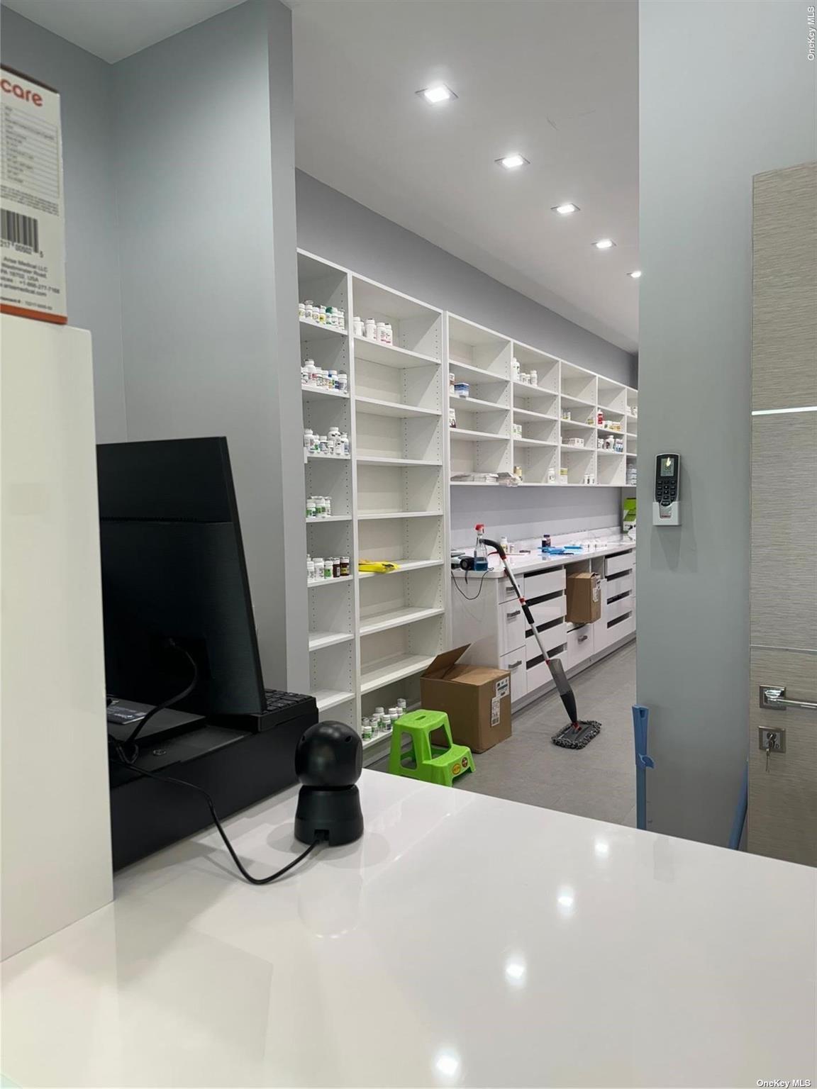 45-16 National Street