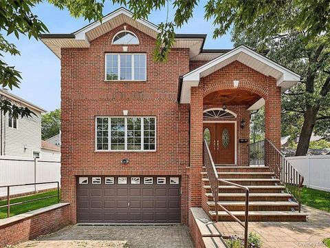 246-12 Cambria Little Neck NY 11362