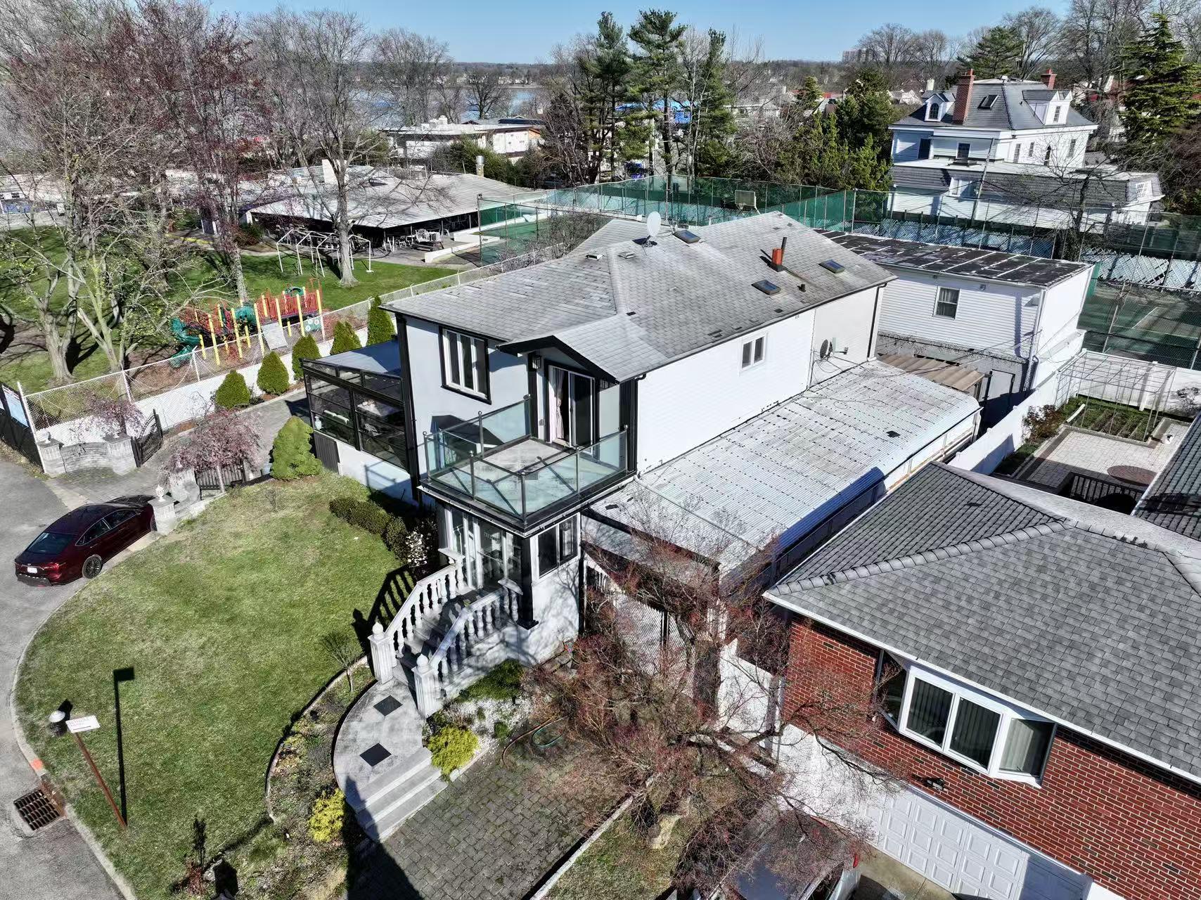 215-48 24th Avenue, Bayside, New York image 17