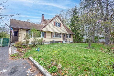 Photo of 20 Olympia Street, Port Jefferson, NY 11776 (MLS # 961009)