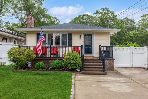 71 Holbrook Street Patchogue NY 11772
