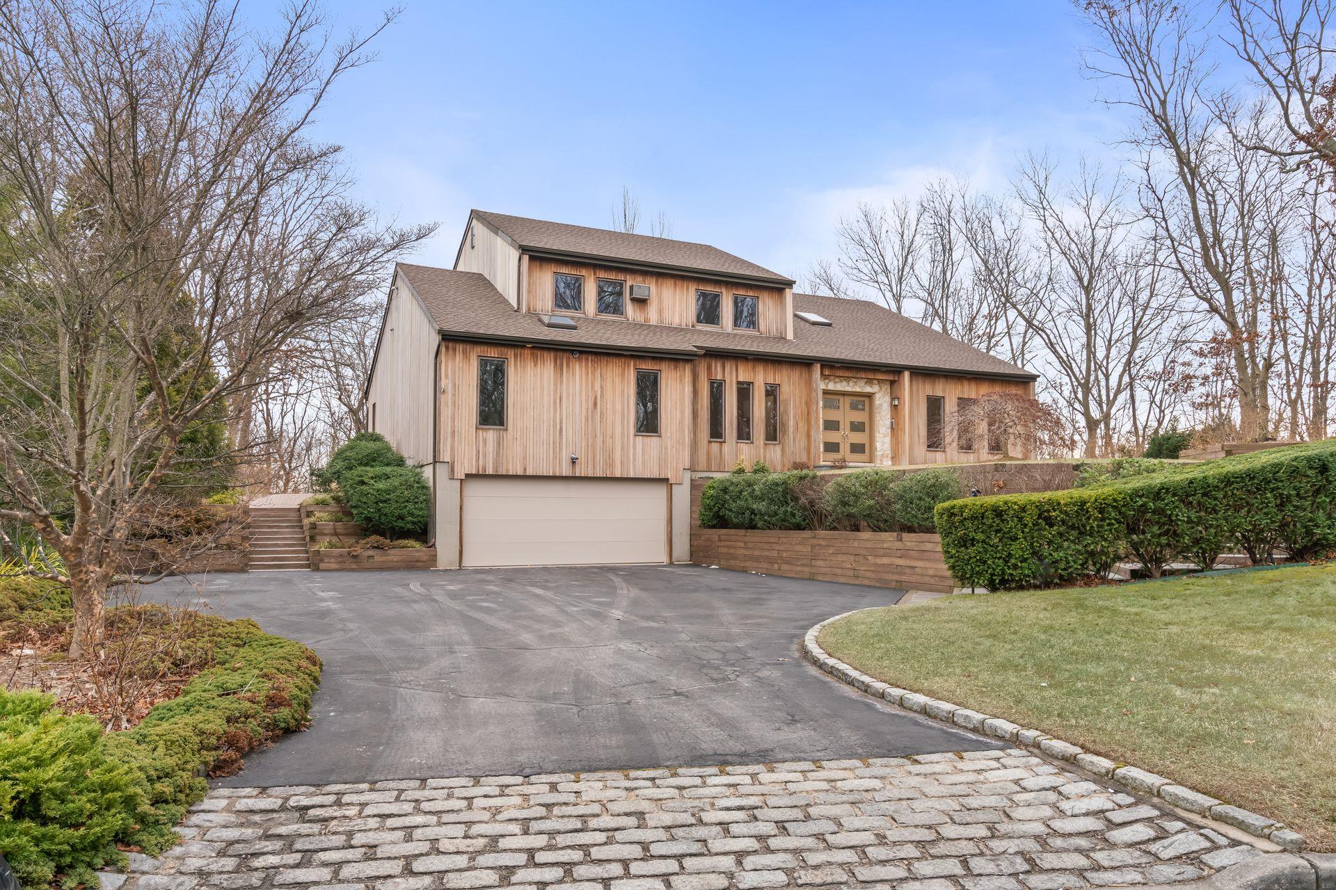 9 Talburn Lane, Dix Hills, New York image 2