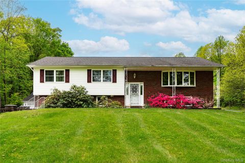 Homes For Sale - 323 Freetown Highway<br/> Ulster County, Wallkill, NY 12589