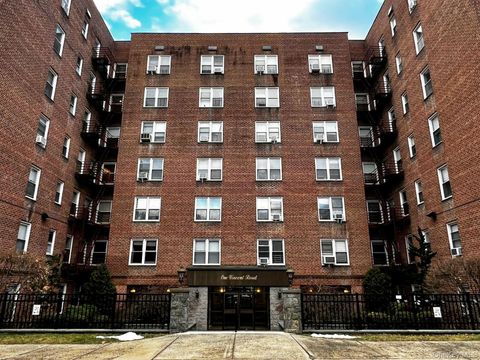 Homes For Sale - 1 Vincent Rd #UNIT 3K<br/> Bronxville, NY 10708
