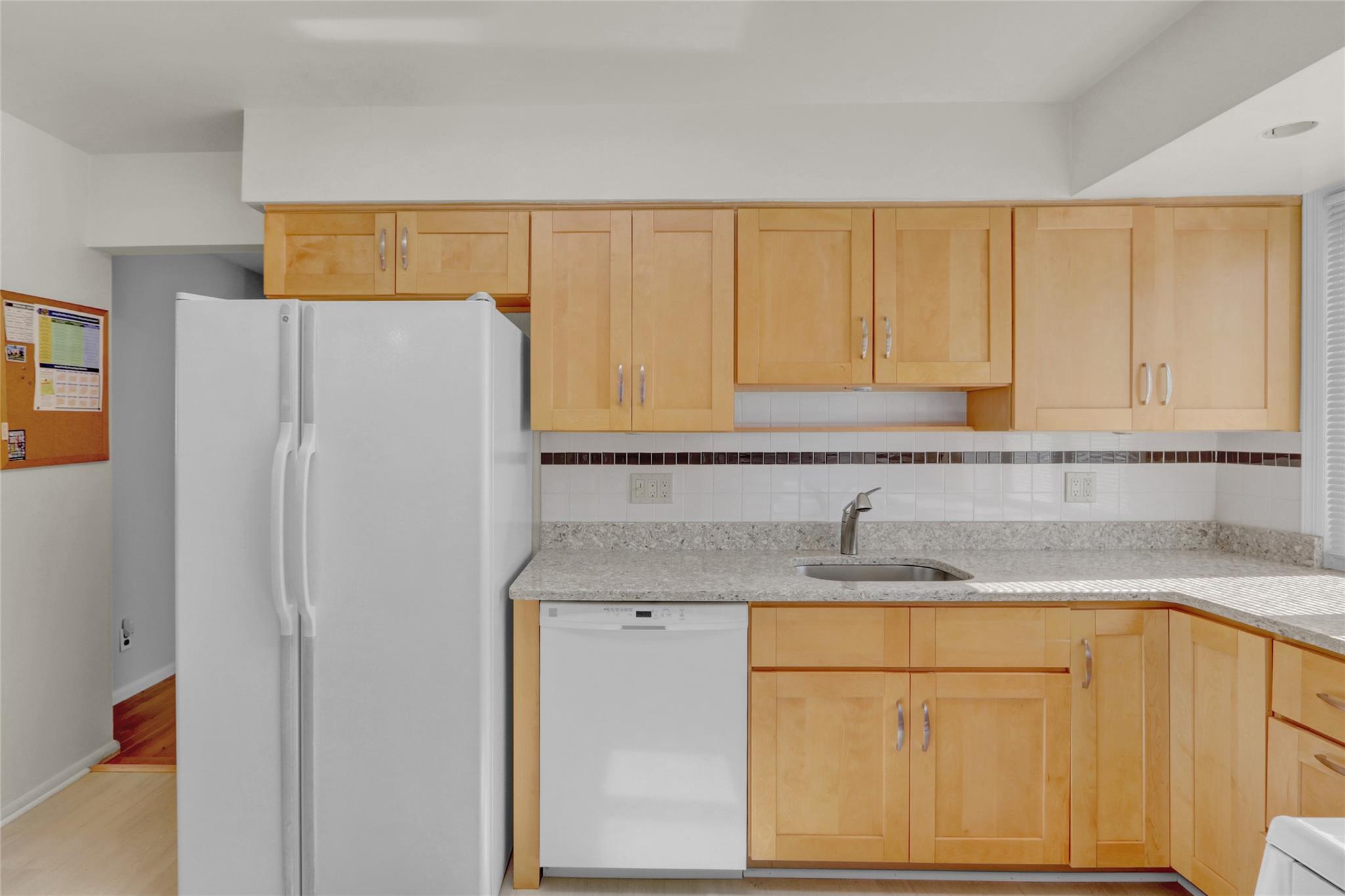 159 E New York Avenue, Valley Stream, New York image 16