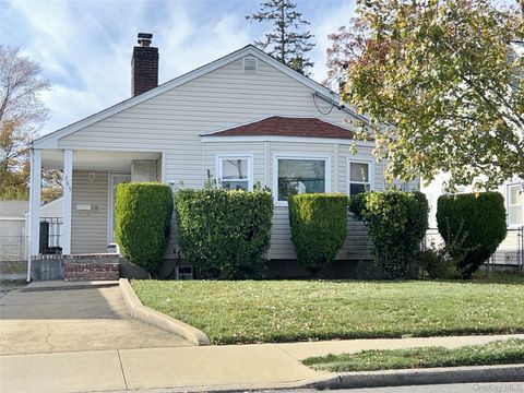 Photo of 365 Wallace Street, Freeport, NY 11520 (MLS # 930388)