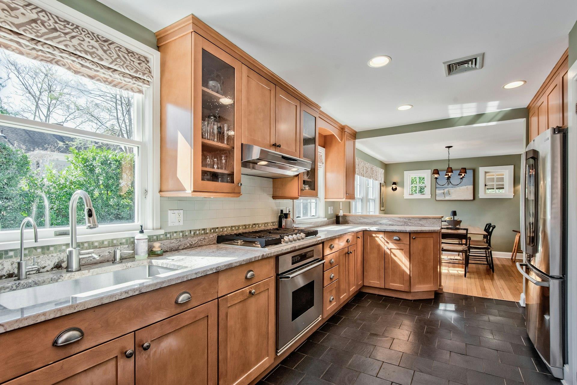 32 Litchfield Road, Port Washington, New York image 11