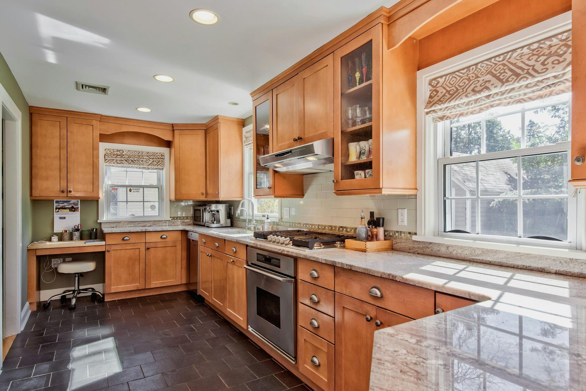 32 Litchfield Road, Port Washington, New York image 12